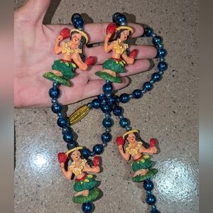 EVC HAWAIIAN GIRL MARDI GRAS NECKLACE